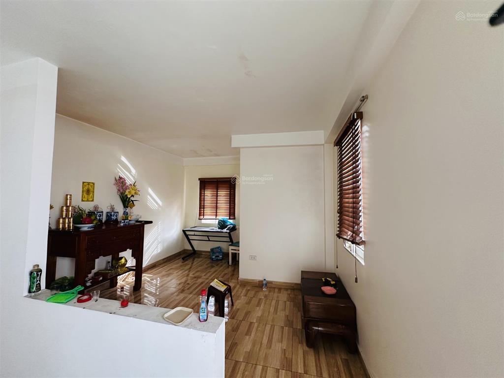 Bán nhà phố nguyễn tường loan. 40m2 x 3 tầng. mặt tiền 5m. ô tô đỗ ngay cửa. 3,3 tỷ