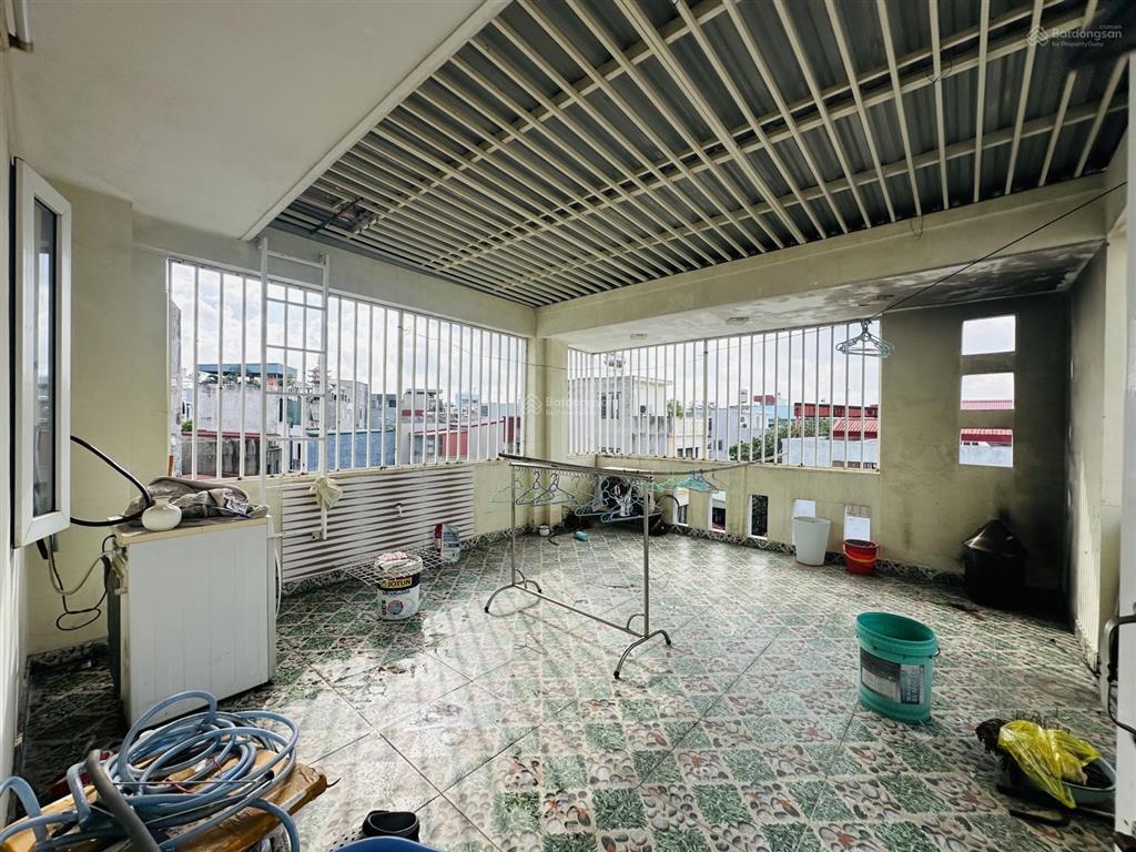 Bán nhà phố nguyễn tường loan. 40m2 x 3 tầng. mặt tiền 5m. ô tô đỗ ngay cửa. 3,3 tỷ
