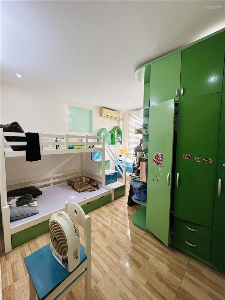 Bán nhà phố nguyễn tường loan. 40m2 x 3 tầng. mặt tiền 5m. ô tô đỗ ngay cửa. 3,3 tỷ