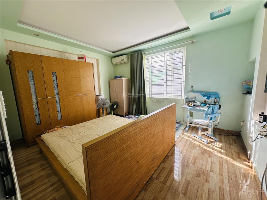 Bán nhà phố nguyễn tường loan. 40m2 x 3 tầng. mặt tiền 5m. ô tô đỗ ngay cửa. 3,3 tỷ