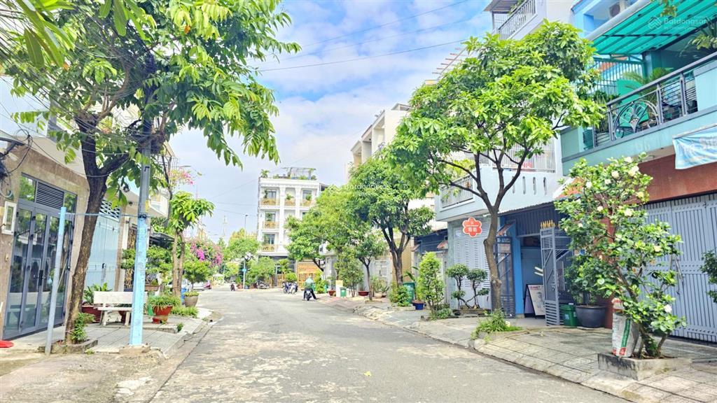Bán đất tại ngõ 447 lê văn việt, 106 triệu/m2, 72 m2, đẹp nhiều tiện ích uy tín