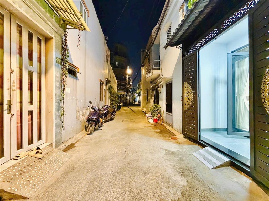 Nhà đẹp bùi quang là gò vấp  nhỉnh 5 tỷ  hxh  3 tầng 4pn  sổ hồng riêng