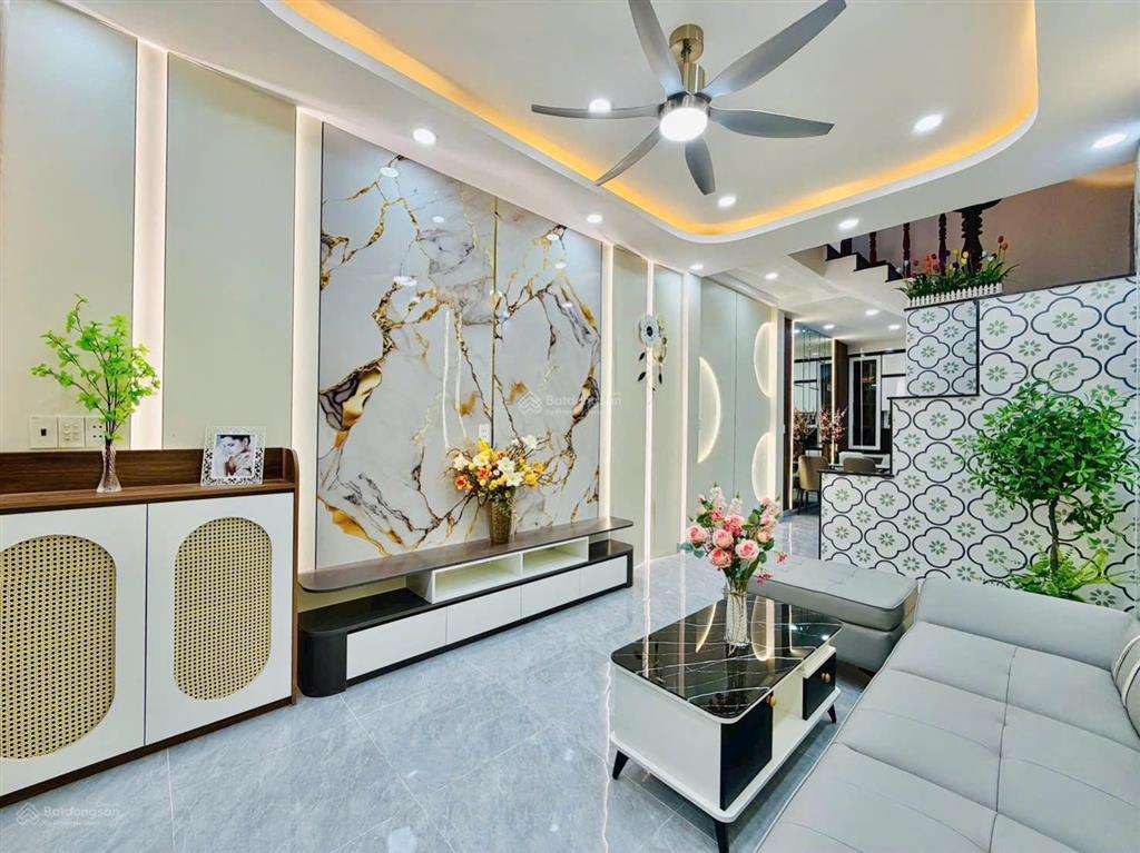 Nhà đẹp bùi quang là gò vấp  nhỉnh 5 tỷ  hxh  3 tầng 4pn  sổ hồng riêng