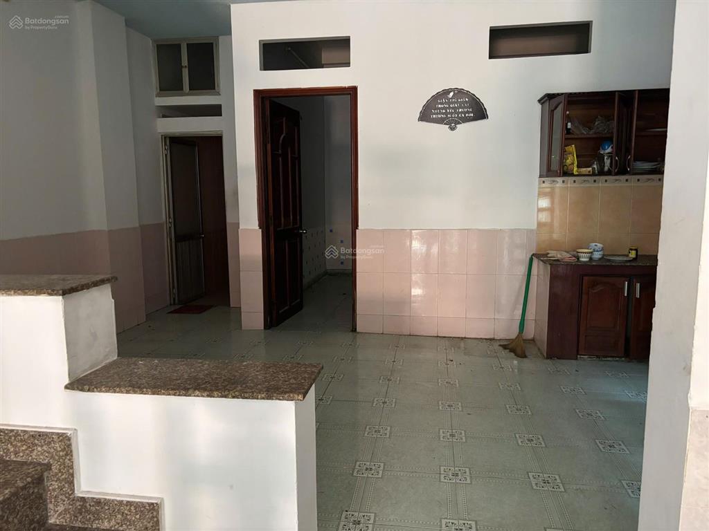 Bùi quang là  gv 4 tầng, 5 pn, ngang 6m sát đường chính, giá 9,5 tỷ  khang 0984 874 *** xem ngay