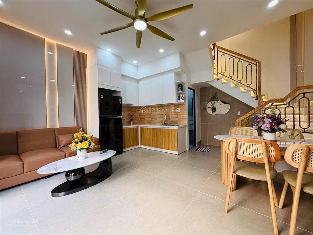 Hơn 5 tỷ hxh nguyễn tư giảngò vấp 3 tầng full nội thất kế chợ phạm văn bạch  0984 874 *** xem ngay