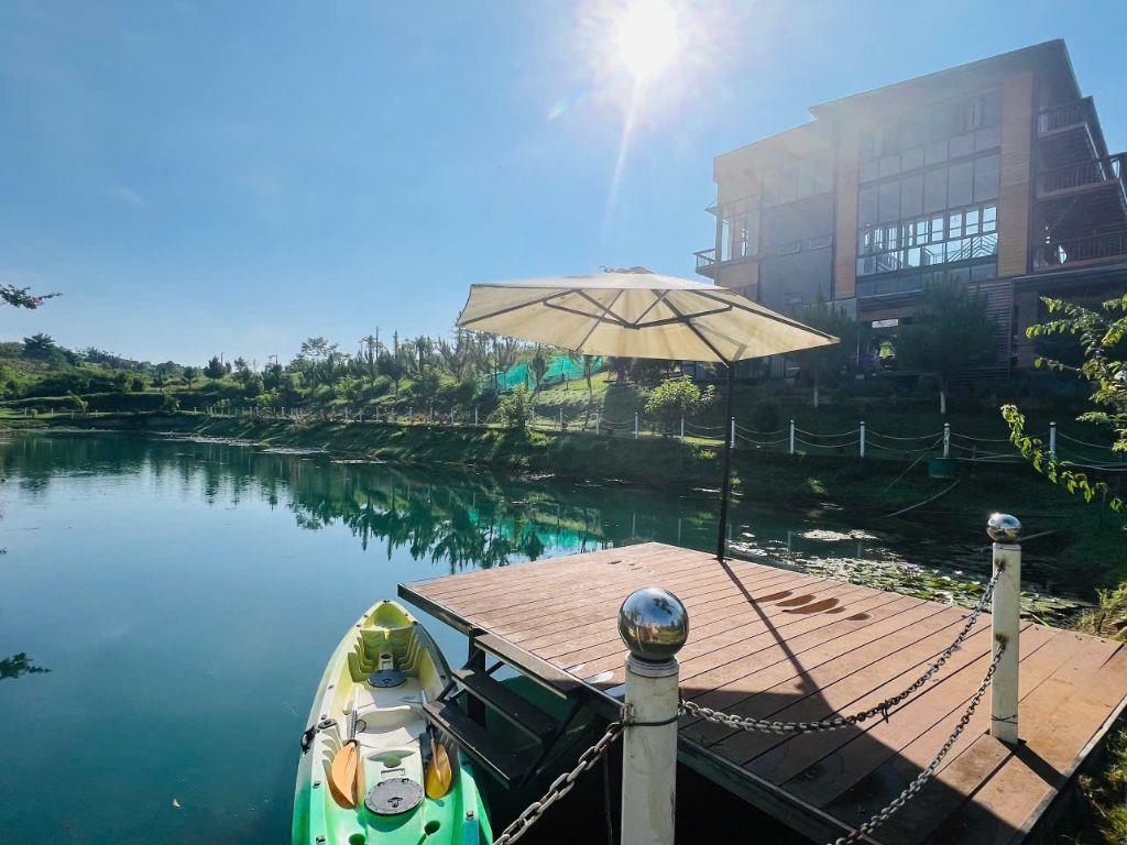 chủ ngộp cần bán gấp lại lô đất nghỉ dưỡng view hồ sổ sẵn 