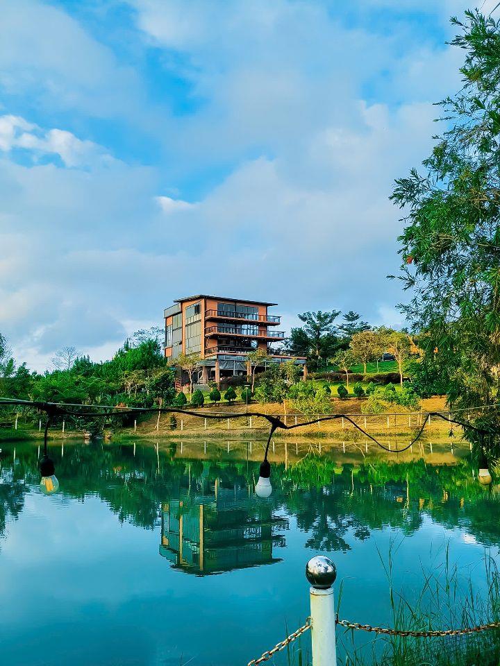 ngộp bán gấp 200m2 view hồ trung tâm thành phố bảo lộc sẵn 100m2 tc sổ sẵn 