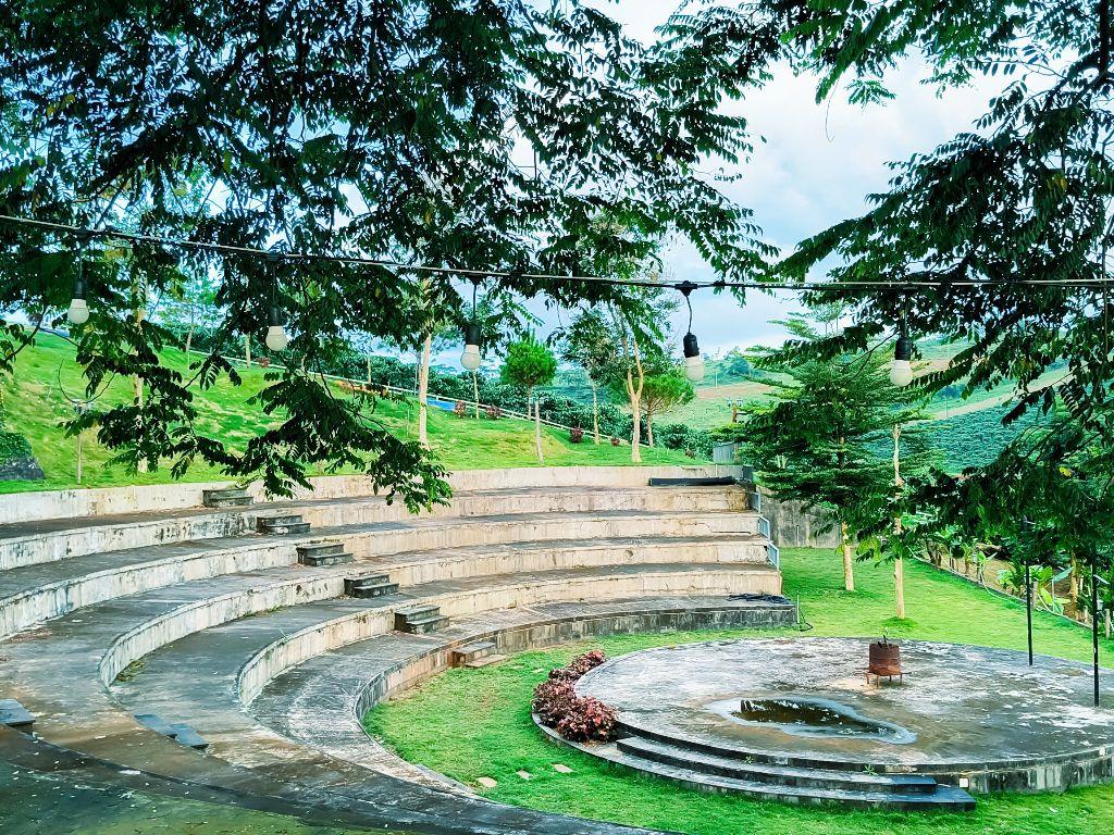 ngộp bán gấp 200m2 view hồ trung tâm thành phố bảo lộc sẵn 100m2 tc sổ sẵn 