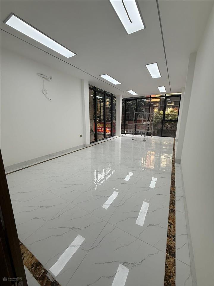 Chính chủ cần bán căn nhà ở mặt phố thịnh liệt dt. 50m2. mt. 4m. 6 tầng. 6 ngủ. giá.19 tỷ.