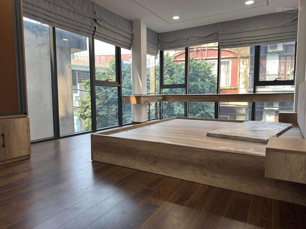 Chính chủ cần bán căn nhà ở mặt phố thịnh liệt dt. 50m2. mt. 4m. 6 tầng. 6 ngủ. giá.19 tỷ.