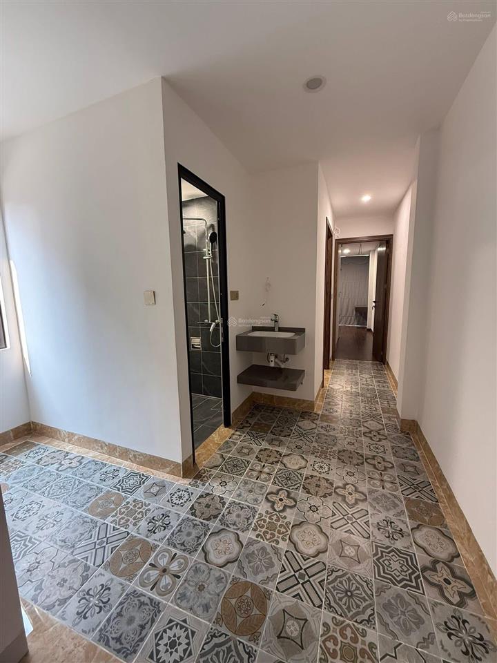 Chính chủ cần bán căn nhà ở mặt phố thịnh liệt dt. 50m2. mt. 4m. 6 tầng. 6 ngủ. giá.19 tỷ.