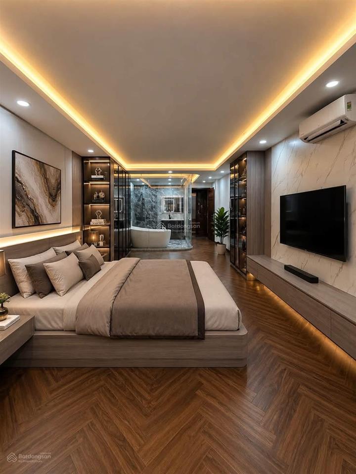 Bán nhà phố hòa mã. dt. 190m². mt. 8m. 9 tầng. giá. 100 tỷ.