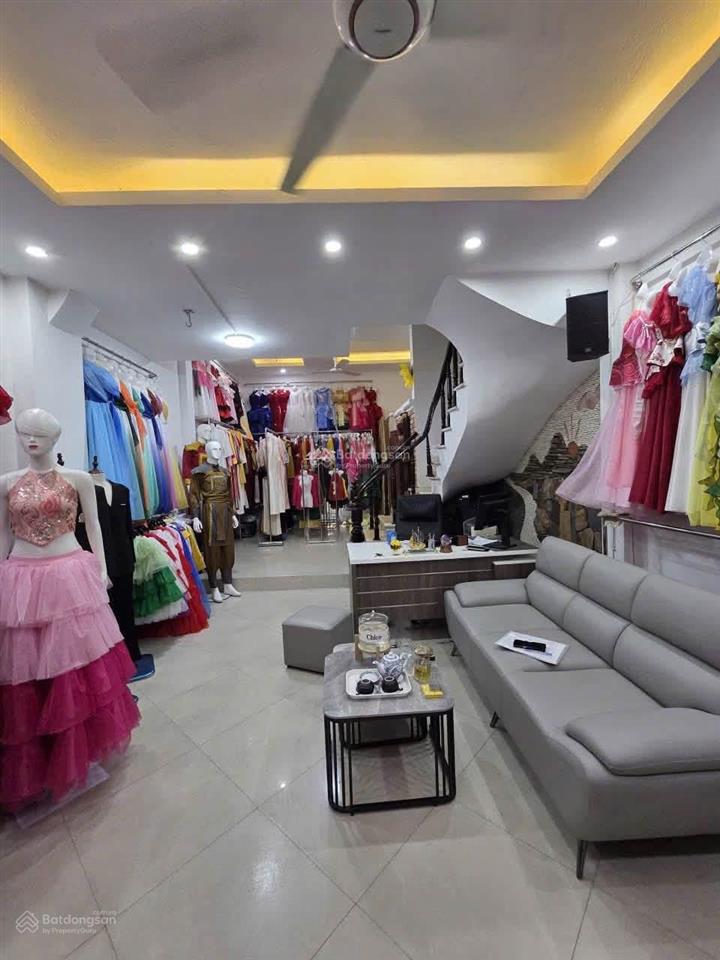 Bán nhà mặt phố giáp bát  dt 60m2. mt 4,6m. 5 tầng. giá 20 tỷ