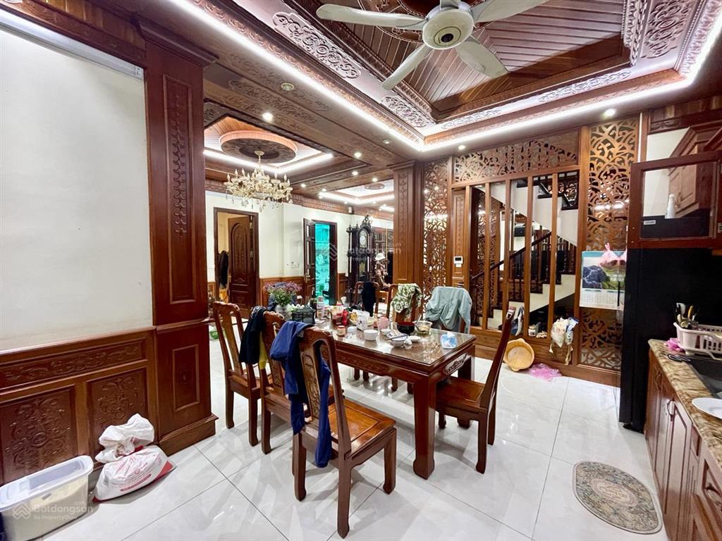 Bán nhà mặt phố võ văn dũng. dt. 40m. mt 4m. 5 tầng. giá. 23,5 tỷ sổ đỏ cầm tay.