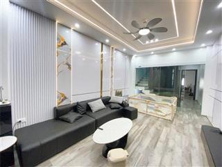 Bán nhà phố đội cấn. dt. 35m. mt 3,5m. 5 tầng. giá. 7 tỷ.