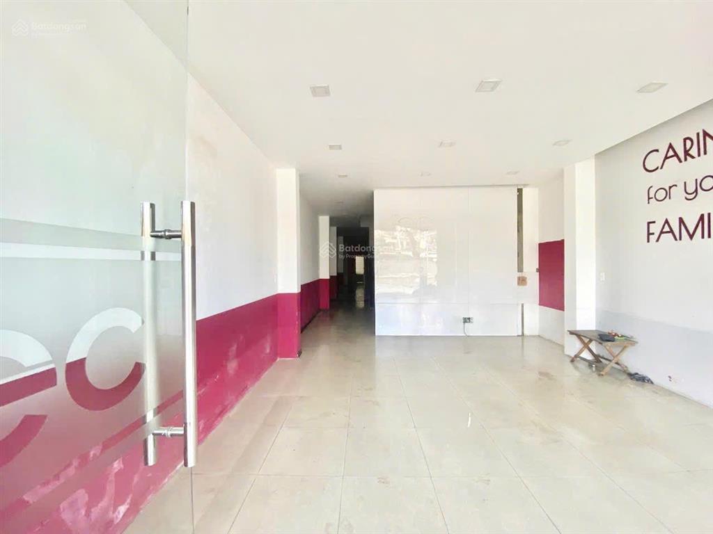 Nhà 4 tầng full mê mt đường ngô quyền  gần cầu sông hàn  có thể mở showroom hay công ty