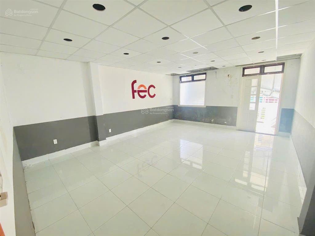 Nhà 4 tầng full mê mt đường ngô quyền  gần cầu sông hàn  có thể mở showroom hay công ty
