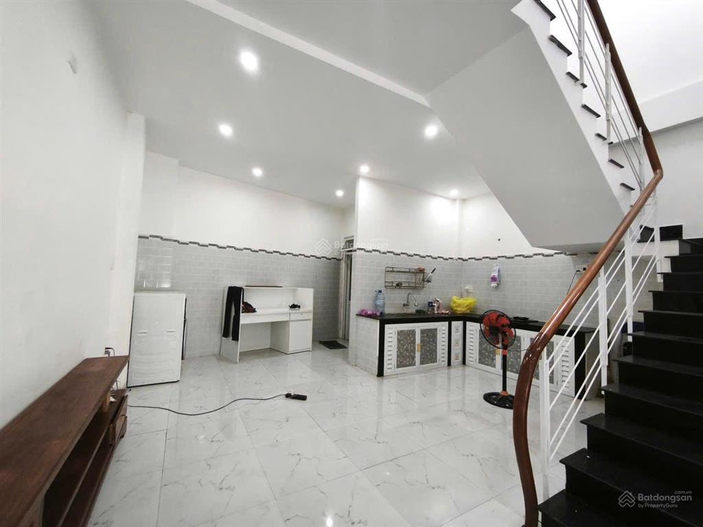Cho thuê nhà yên khê gần dũng sỹ điện ngọc  giá 12 triệu