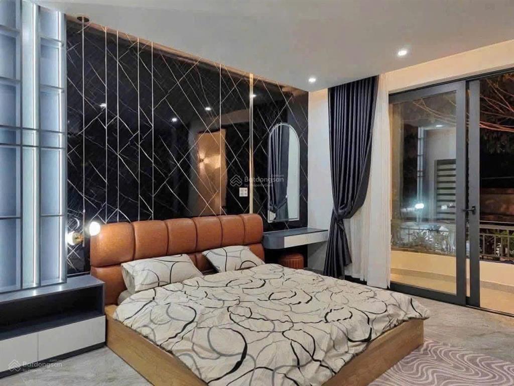 Cho thuê nhà đẹp 3 tầng 3 phòng ngủ hòa xuân cẩm lệ  mt đường trần kim xuyến