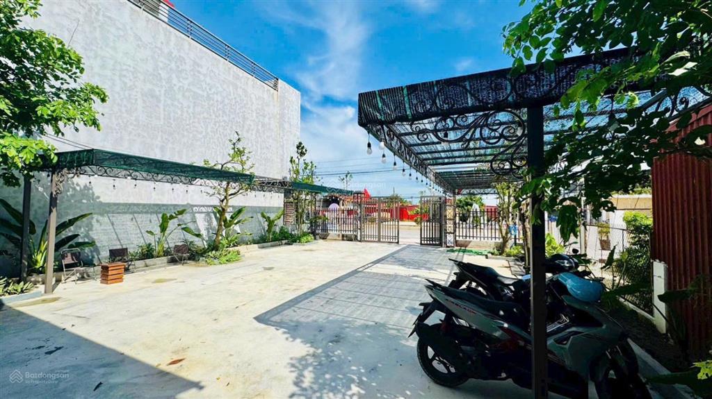 Cho thuê nhà mặt đường trục đại lộ vinhomes dương kinh 268m2 có sẵn mặt bằng kinh doanh