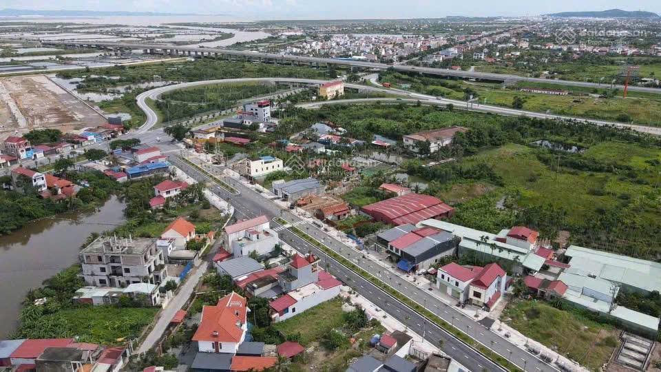 Lô đất 102m2 mặt đường hải phong gần vinhomes dương kinh chỉ 4,0x tỷ