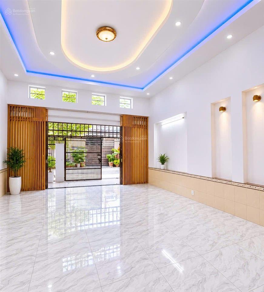 Nhà mã lò  3 tầng  (5x16m)  4pn  hxh 7m  sát khu tên lửa  gần bv bình tân  chợ  chỉ7.99 tỷ