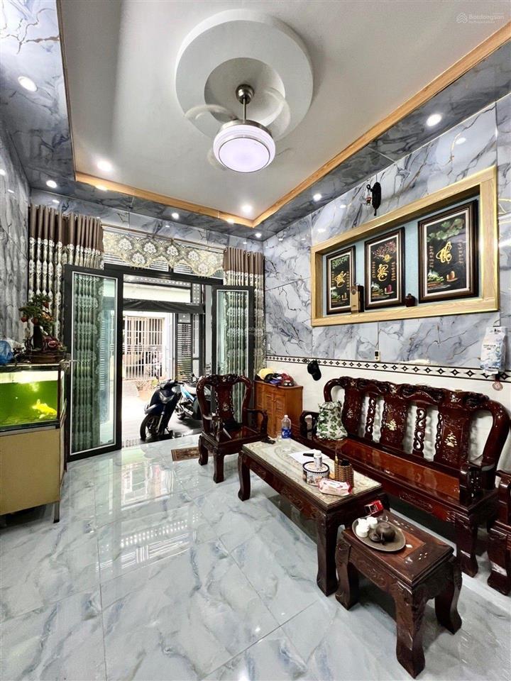 Nhà đẹp 2 mặt thoáng  gần chợ bà hom  3 tầng  (4x17m)  4pn  sát tỉnh lộ 10  chỉ 6.69 tỷ