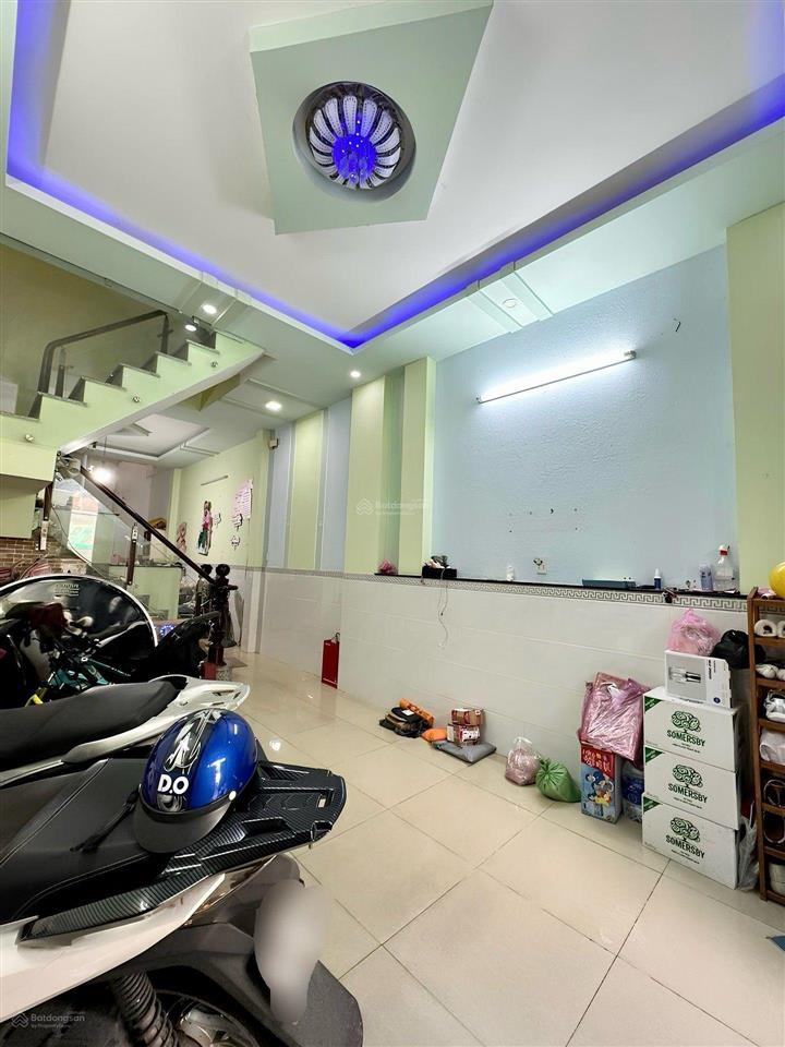 Nhà 4 tầng  có dòng tiền 20tr/th (4x15m) 4pn  đường 8m thông  ngay aeon tên lửa  chỉ 9.59tỷ