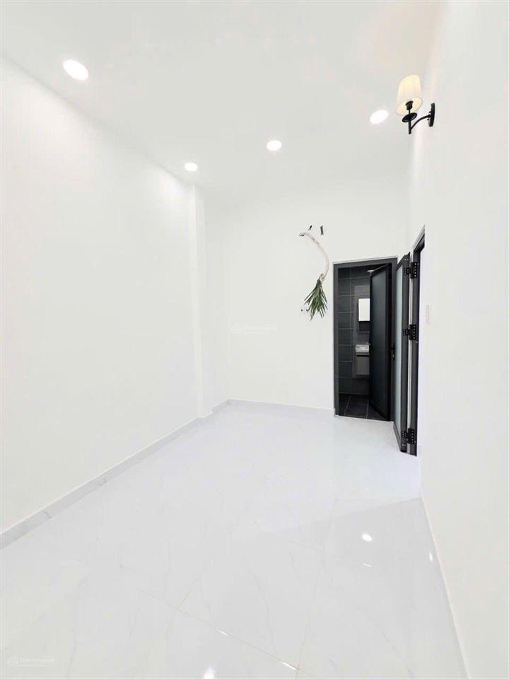 Ngang 6m  hxh  nhà btct (50m2) 2 tầng  2 pn  sát aeon tên lửa  gần trường học  chỉ 5.78 tỷ