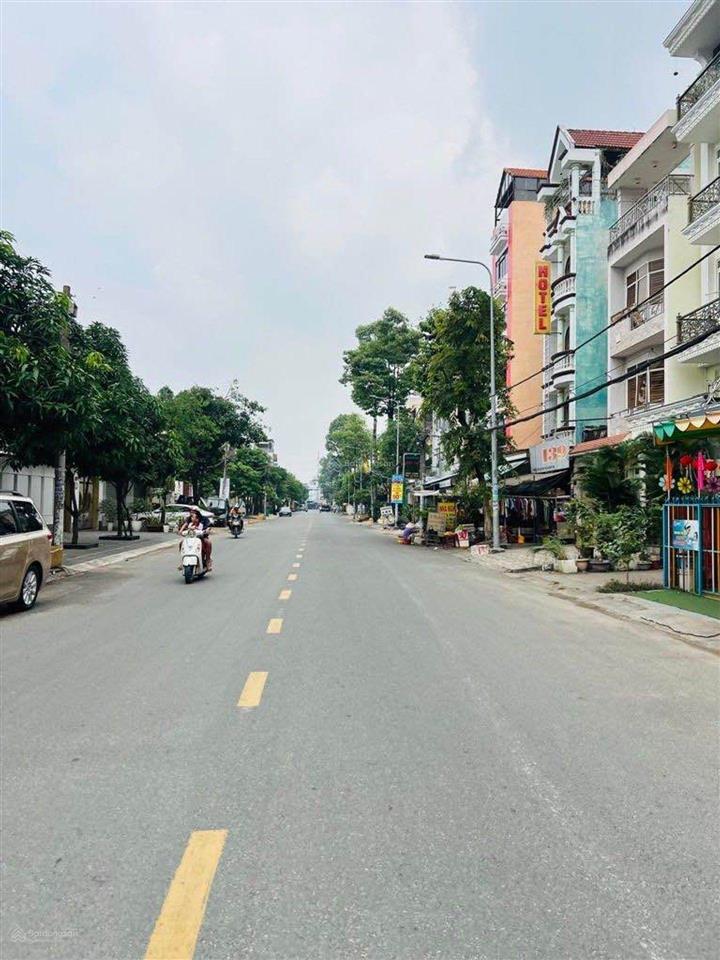 Mặt tiền khu vip tên lửa  5 tầng (5x19m) 15 phòng  dòng tiền 60 tr/th  gần aeon  giá 11.9 tỷ