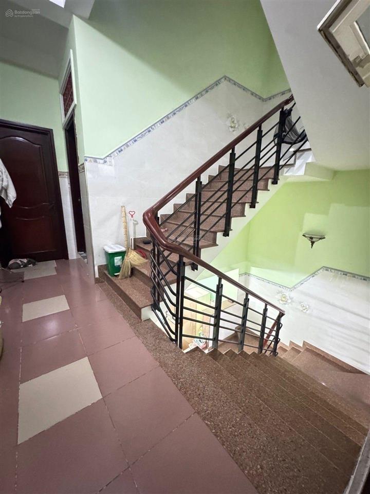 Bình tân  gần aeon tên lửa  nhà 5 tầng  (5x20m)  6pn  gần nhà thờ phao lô  chỉ 14 tỷ