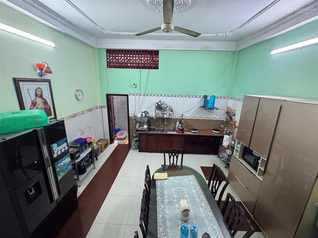 Bình tân  gần aeon tên lửa  nhà 5 tầng  (5x20m)  6pn  gần nhà thờ phao lô  chỉ 14 tỷ