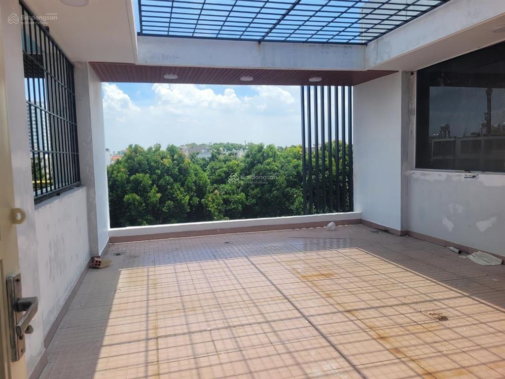 Nhà khu ao sen tên lửa  4 tầng  (5x20m)  5pn  view công viên  sát aeon mall  chỉ 14,5 tỷ