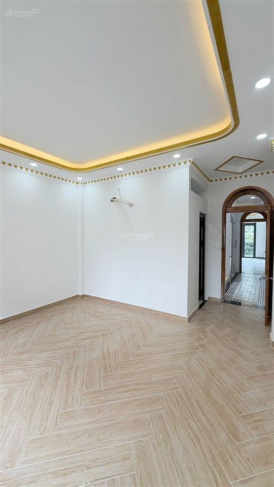 Kdc tên lửa  mtkd sát công viên  đường số 24  (4,5x20m)  4 tầng  4pn  thang máy  chỉ14.79tỷ