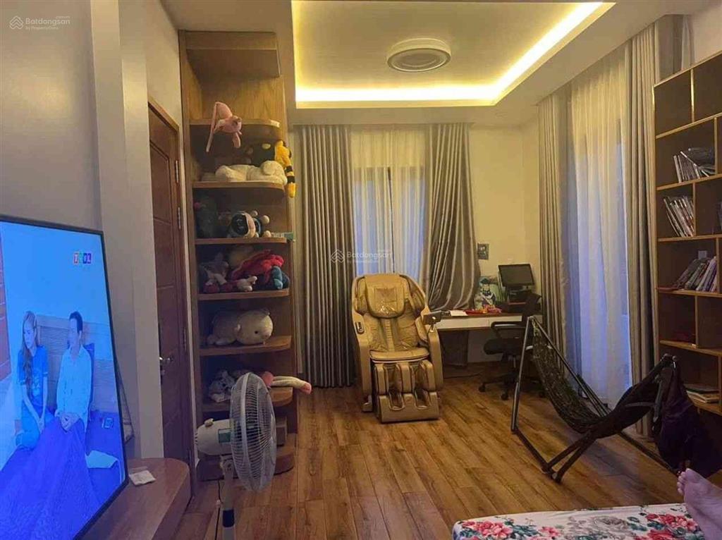 Lô góc 3 mặt tiền  3 tầng (10x18m) 5pn  view công viên  kdc lê thành  đường số 1  chỉ 22 tỷ
