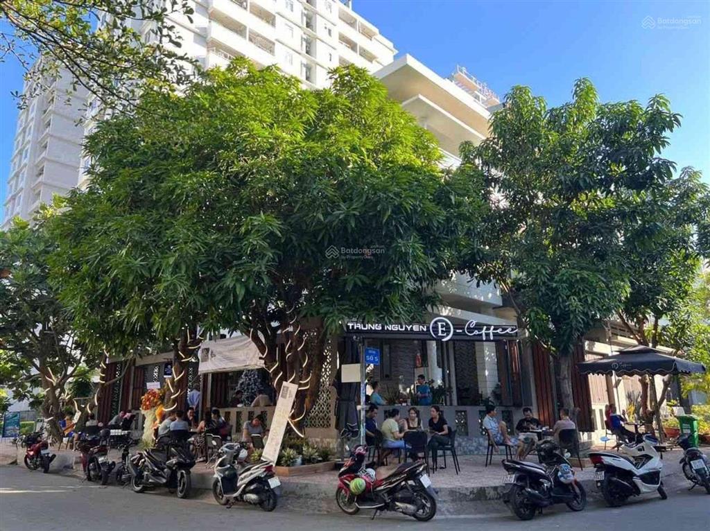 Lô góc 3 mặt tiền  3 tầng (10x18m) 5pn  view công viên  kdc lê thành  đường số 1  chỉ 22 tỷ