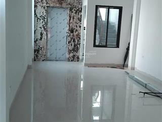 Chính chủ có nhà liền kề tại ngã 3 yên xã và đường chiến thắng