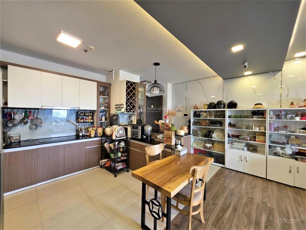 Bán căn hộ chung cư garden gate (chủ đầu tư novaland) 3pn 2wc 103m2 sát bên công viên gia định