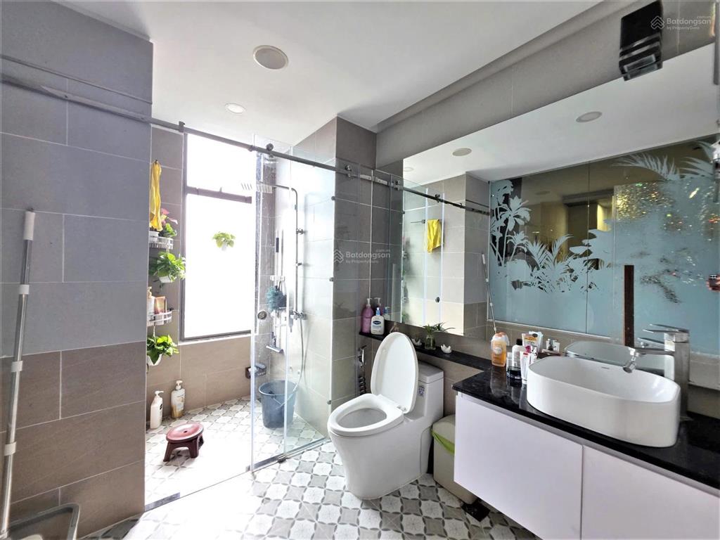 Bán căn hộ chung cư garden gate (chủ đầu tư novaland) 3pn 2wc 103m2 sát bên công viên gia định