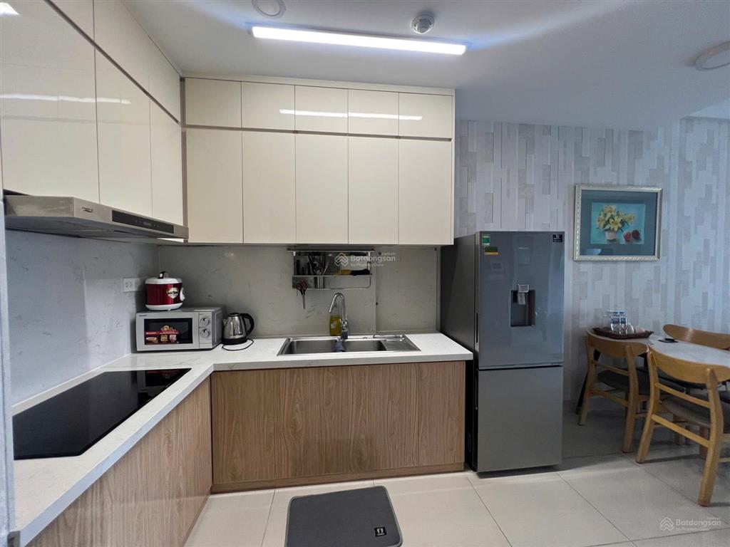 Bán căn hộ 2pn 2wc view hồ bơi sẵn hđ thuê gần sân bay nhà đẹp y hình 68.5m2
