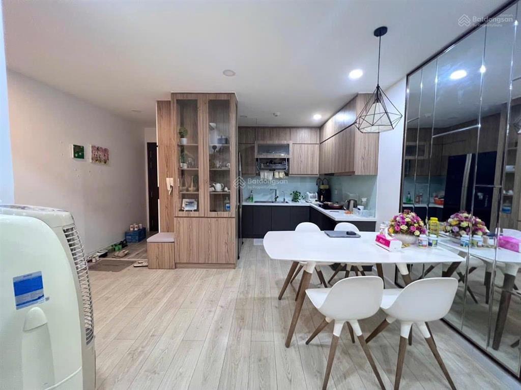 Cho thuê căn hộ chung cư golden mansion (chủ đầu tư novaland) 3pn 2wc 96m2 gần công viên gia định
