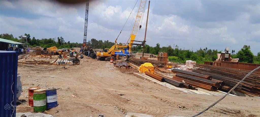 Cần bán 132m ngang mặt tiền đường liên cảng nhơn trạch, khu công nghiệp ông kèo