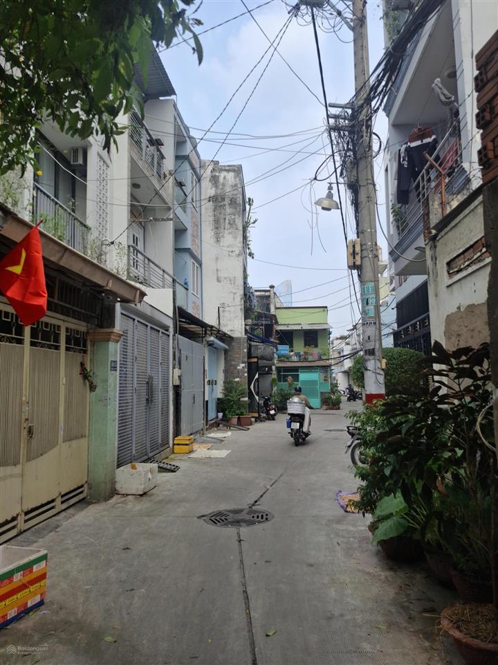 Bán nhà riêng tại 594/37, âu cơ, giá siêu hời 8,2 tỷ, 67m2, 5pn, 5wc