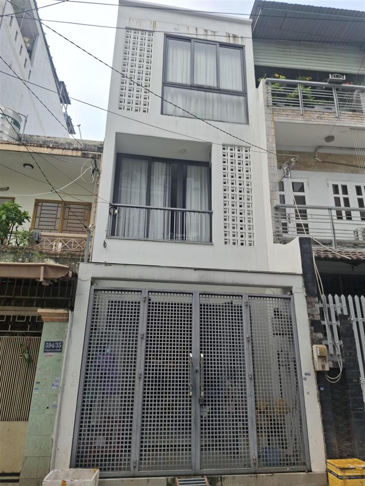Bán nhà riêng tại 594/37, âu cơ, giá siêu hời 8,2 tỷ, 67m2, 5pn, 5wc