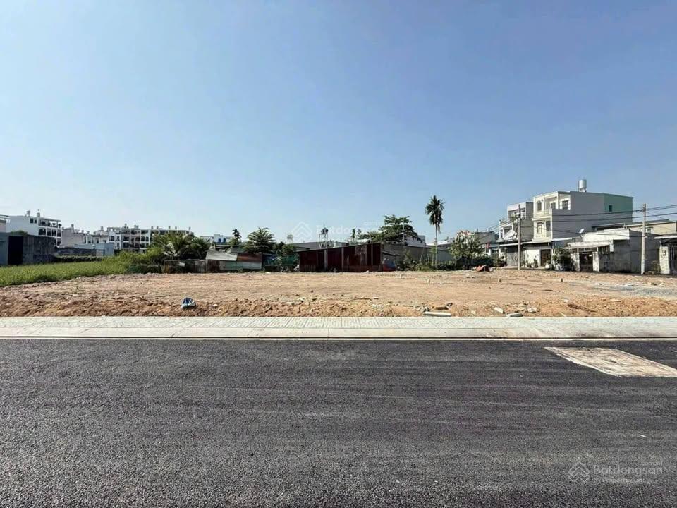 Chính chủ cần bán nhanh lô 5x35m 175m2 full thổ cư tại sư đoàn, xây dựng tự do, sổ riêng