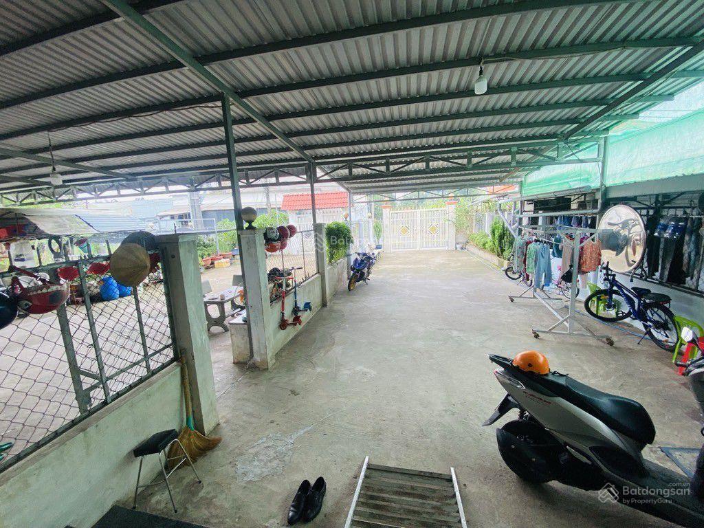 1800m250 phòng trọ dòng tiền 100tr/tháng giữ tiền cực tốt
2 nhà 3 tầng + 3 dãy trọ ngay khu cnc