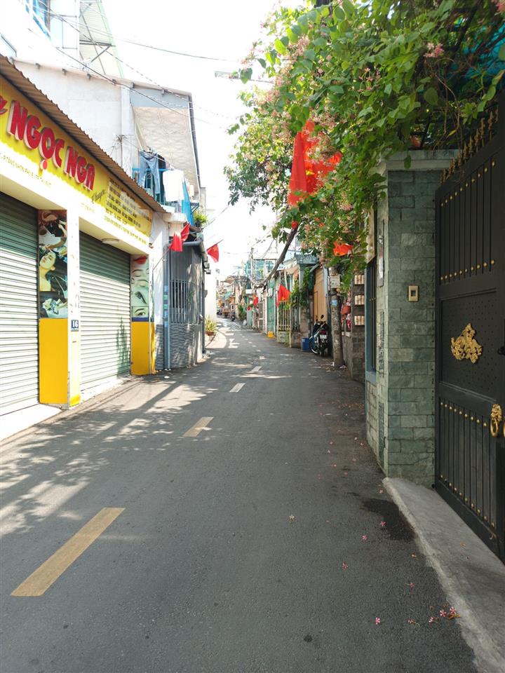 Mặt tiền đường số ngay lê văn việt, phù hợp xây chdv, ngang 6m dt gần 170m2, 2 tầng, gần khu cnc