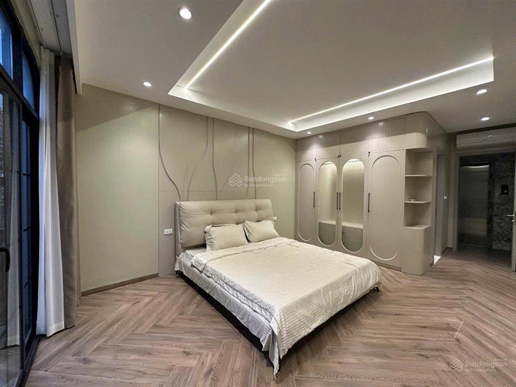 Phố vip yên lãng có 102, 40m*5t*giá 10,5 tỷgần phố ngõ thônglô gócô chờ thang máyở cực sướng.