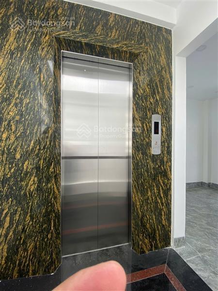 Vip nhà mới có 102, phố yên lãng 40m*7t*giá 10,8tỷthang máylô gócgần phốở cực sướng.