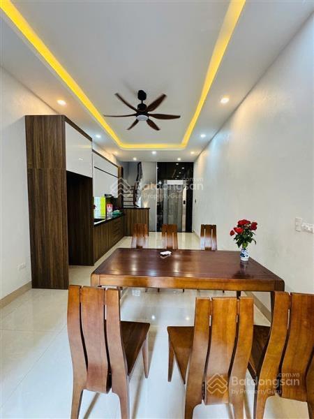 Cực hiếm! nhà mới thang máy,2 thoáng thái thịnh 38m*7t*giá 10,8t, ở cực sướng.